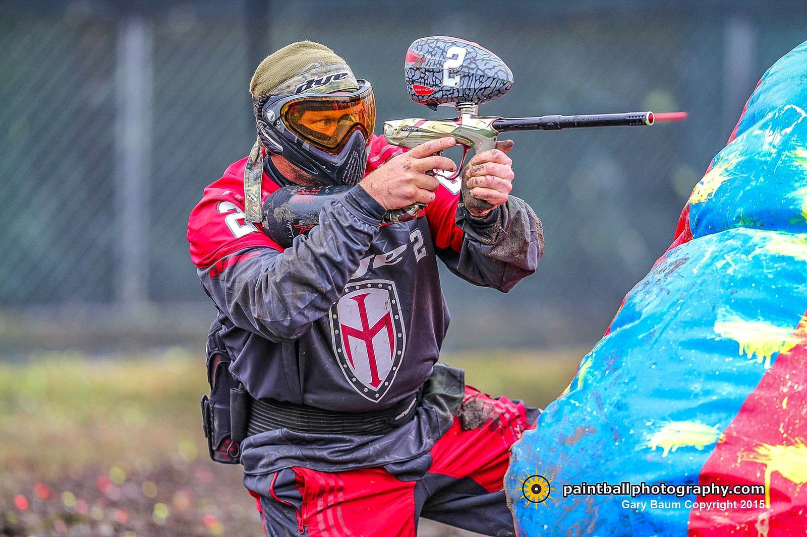 Paintball-Spieler auf dem Paintball-Feld